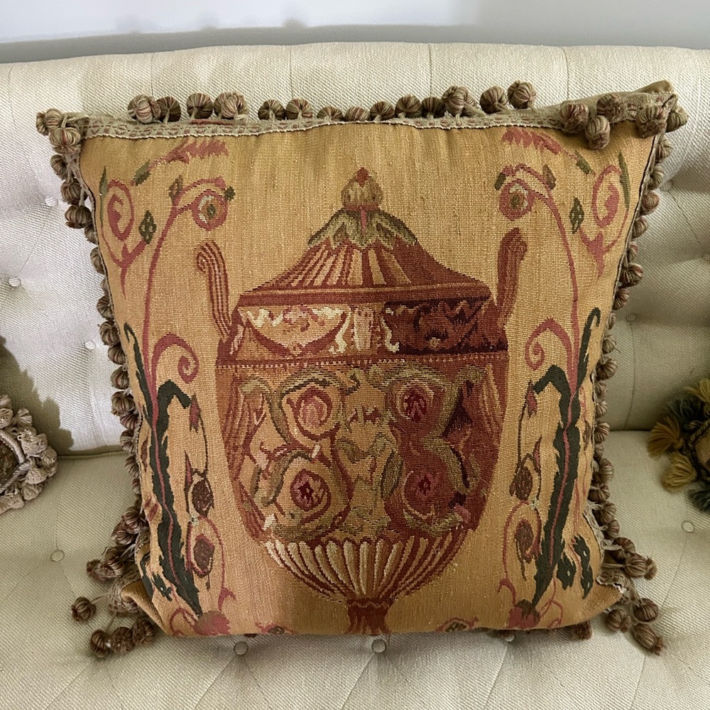 Elegant Ornate Needlepoint Tapestry Throw Pillow. Feather Insert inc